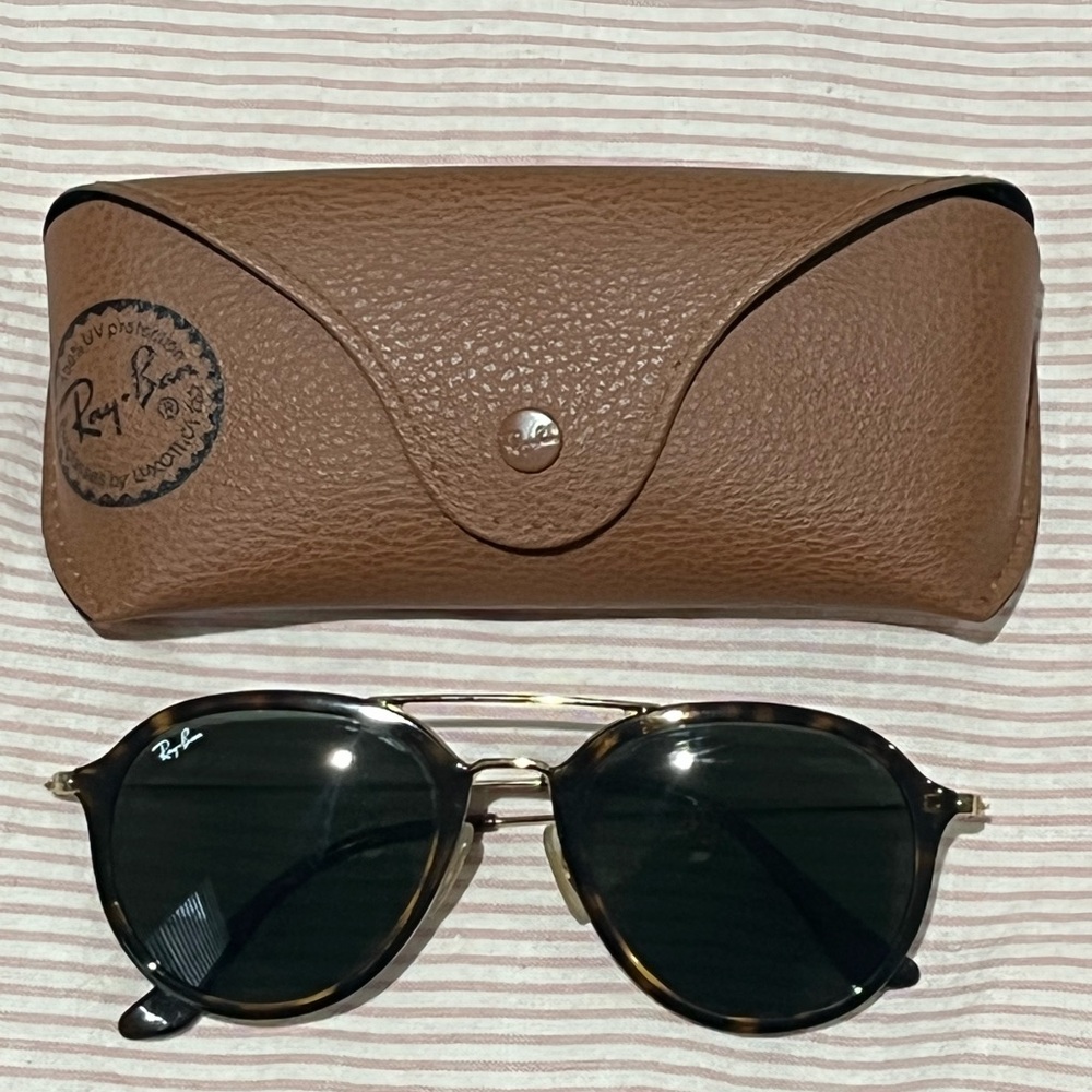 RayBan Tortoise Sunglasses - case included